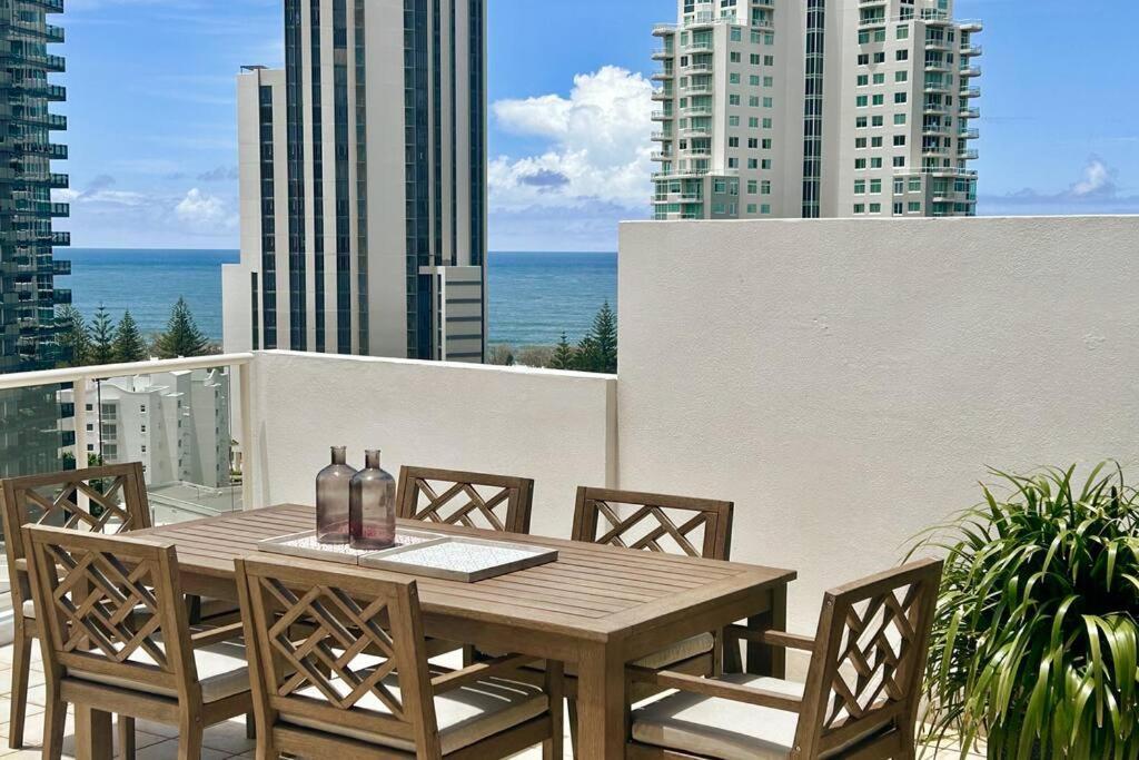 Апартаменты Private Sky Terrace Classic Penthouse 2 Car Parks Голд-Кост Экстерьер фото